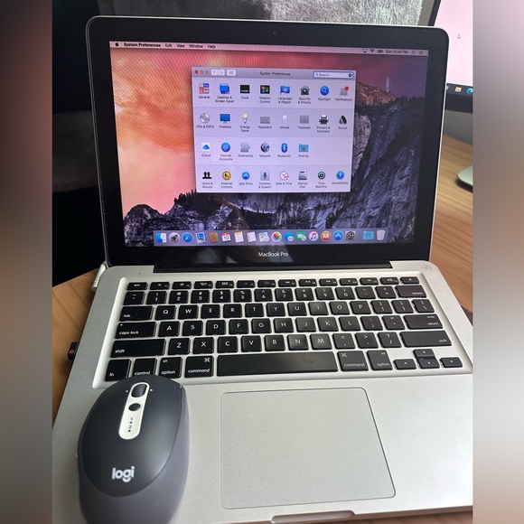 Apple Other - Apple MacBook Pro 13.3-inch Laptop- C1MPGN1VDTY3, 2.5 GHz Intel Corei5.